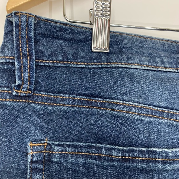 Seven7 High Waisted Denim Weekend Shorts With Longer Inseam Medium Wash Size 12 - Picture 6 of 15